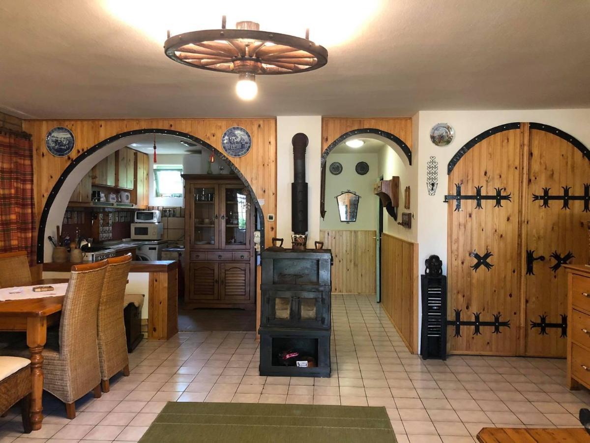 Szendergo - Apartman Hajos Pincefalu Zewnętrze zdjęcie